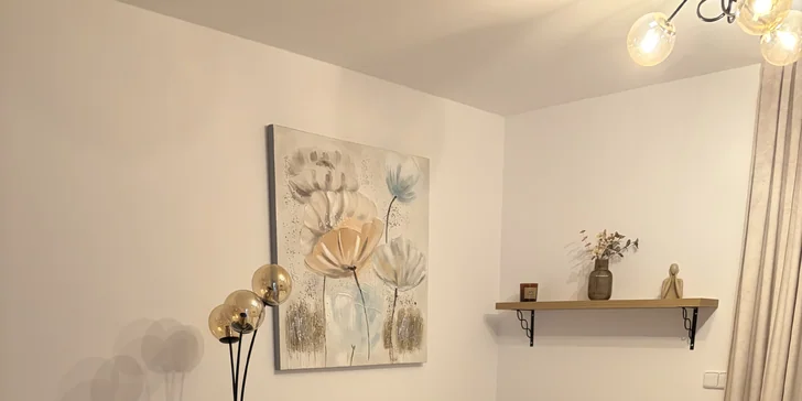 Večer si oddýchnete pri inteligentnej TV alebo si na vlastnej terase s posedením vychutnáte pokojný záver dňa.