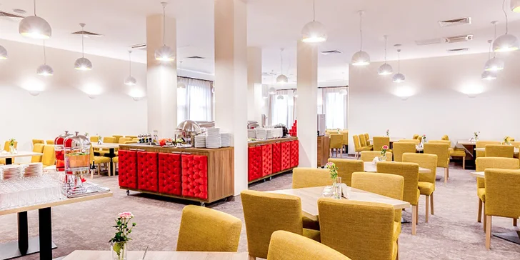V restauraci Miód Malina si pochutnáte na bohatých snídaních od 8:00 do 10:00. Večeře (v případě polopenze) na vás budou čekat od 16:00 do 18:00. 