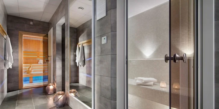 Hotelové wellness centrum nabízí tiché útočiště a možnost využití 2 saun - parní a finské.