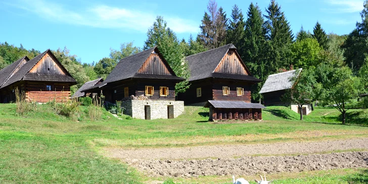 Nezapomeňte navštívit Valašský skanzen v přírodě v Rožnově pod Radhoštěm.