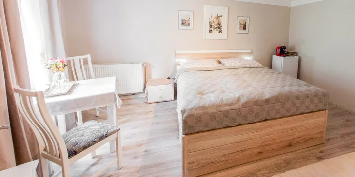 Dům nabízí až 6 krásně vybavených apartmánů určených pro 2⁠–⁠4 osoby