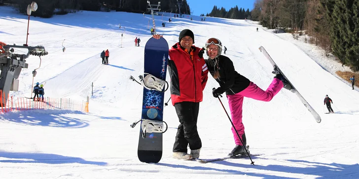 Lyžování nad Jáchymovem: celodenní či večerní skipasy pro děti i dospělé