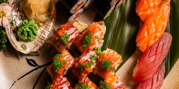 Sushi set zahrnuje 24 kousků. 