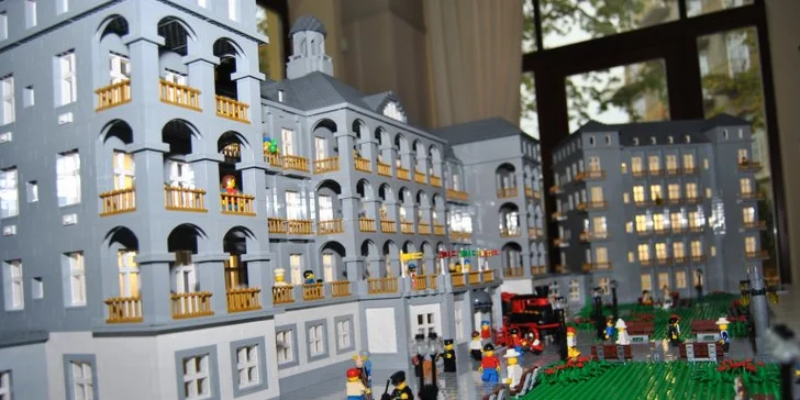 Zažijte poklidnou atmosféru malebného lázeňského městečka Jeseník. I tady najdete Muzeum LEGO® a v něm dokonce i model Priessnitzova lázeňského domu složeného ze samých kostiček LEGO®.