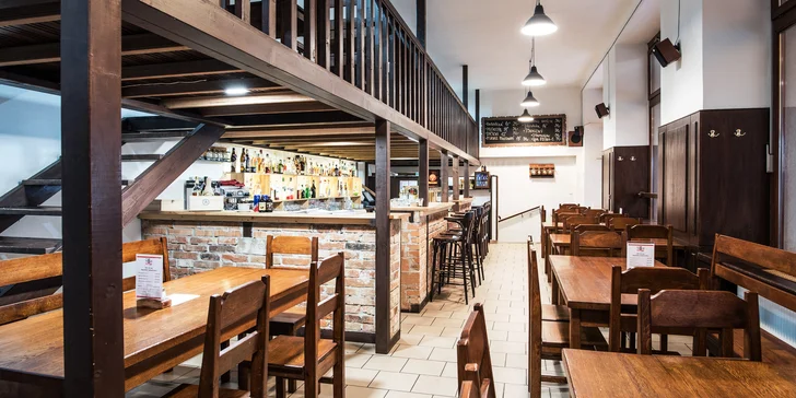 Restaurace se specializuje na kvalitu čepovaného piva a pivních speciálů.