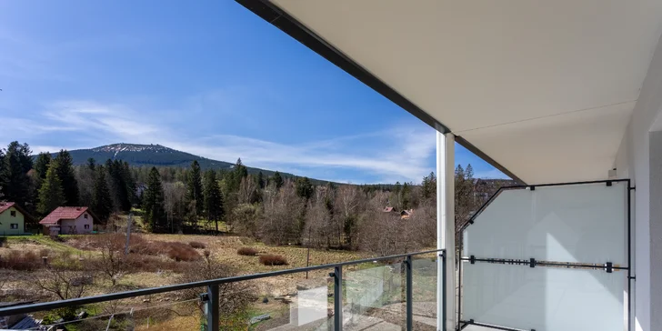 Niektoré apartmány majú aj balkón alebo terasu.