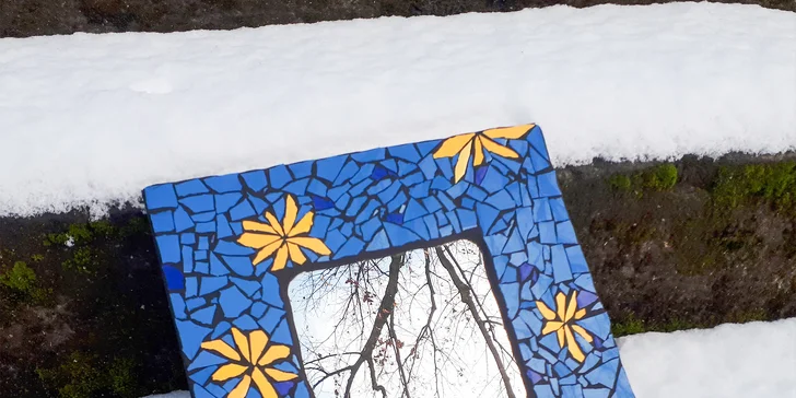 Čeká vás rozbíjení, tvarování, lepení a spárování.
