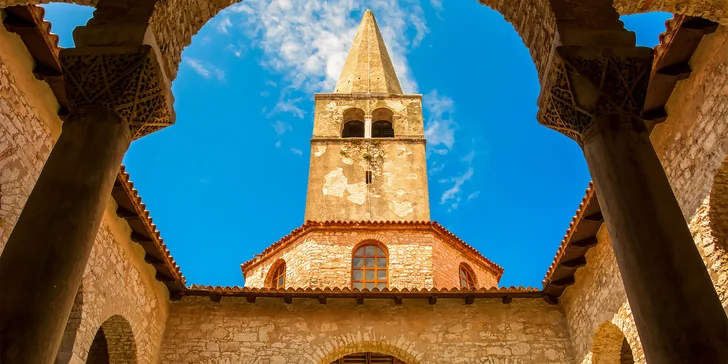 Dlouhé hodiny zde můžete strávit odpočinkem, koupáním, procházkami či výletem do nedalekého centra.