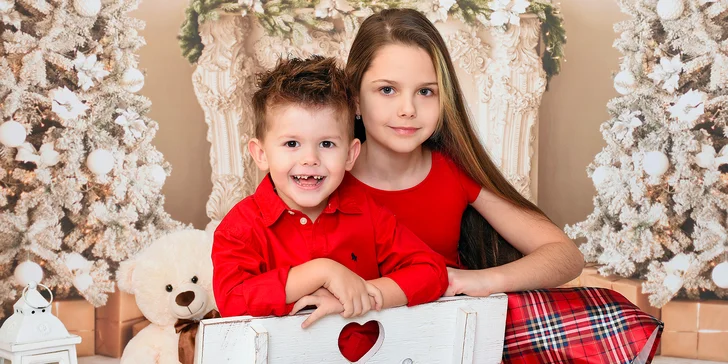 Polovinu fotografií (v plné velikosti) vám fotografka upraví, druhá polovina (ve webové velikosti) bude bez retuše. 