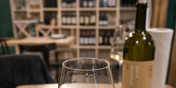 Na Vinohradech v Turet Wine Bar & Bistru vás čeká degustace vín z Izraele či Bulharska. 