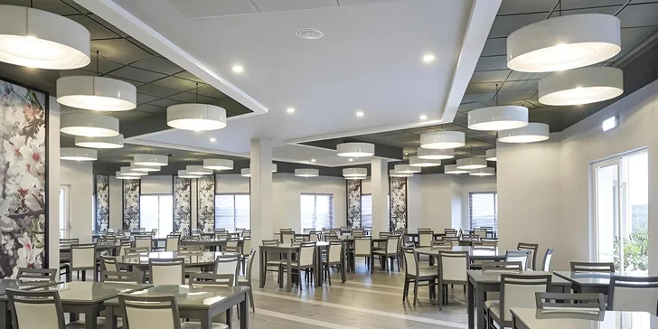 Váš pobyt v Adriana Beach Resortu je cestou za chutěmi Portugalska i mezinárodní klasiky, o to se postará program all inclusive. 