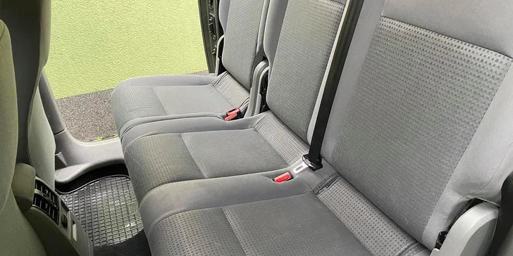 Trápí vás skvrny na autosedačkách, prach, zašlé barvy či pach?