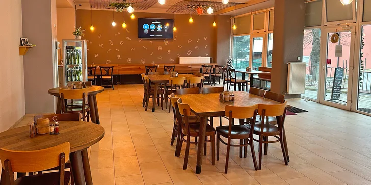 V restauraci Royal Indian si dáte cokoli z nabídky pokrmů v hodnotě 600-1200 Kč.
