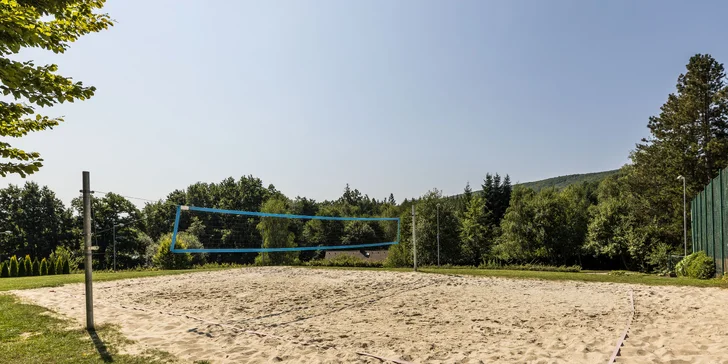 A zahrát si můžete i volejbal nebo nohejbal.
