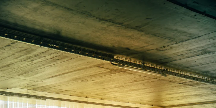 Výkon dokáže auto vystřelit na hranici 100 km/hod. za méně než 3 sekundy. 