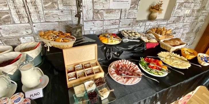 V ceně máte snídaně, které se podávají v sousedním hotelu.