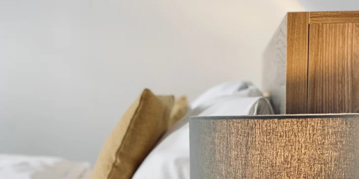  Pětka je třílůžkové apartmá, zatímco Čtyřka je stvoření pro hosty toužící po výjimečném zážitku a maximálním prostoru.