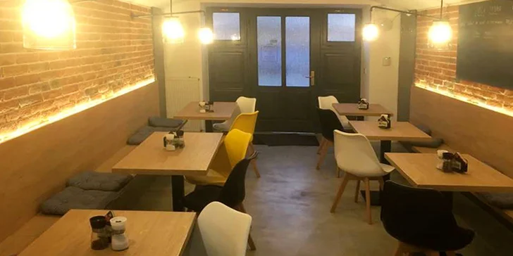 Ke každé snídani dostanete džus a kávu nebo čaj.