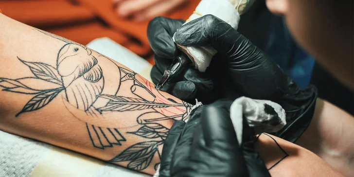 1 500 či 3 500 Kč na cokoliv v tetovacím studiu Vean Tattoo: piercingy, náušnice, šperky, tetování, prostředky na hojení