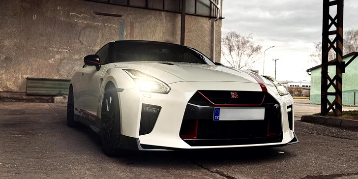 V Mercutcars si můžete užít nejnovější dostupnou verzi Nissan GT-R, a to bez instruktora.