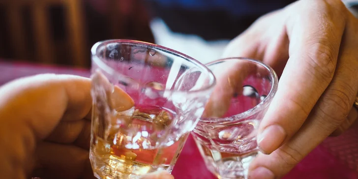 Na šťastnou plavbu si připijete becherovkou. 