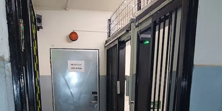 Escape room ÚTEK Z VÄZENIA je úniková hra s množstvom úloh, na ktorých splnenie budete mať presne 70 minút