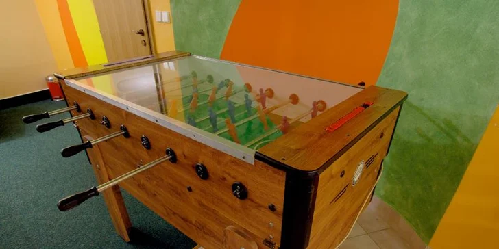 V penzionu se případně zabavíte ping-pongem, fotbálkem či kulečníkem.