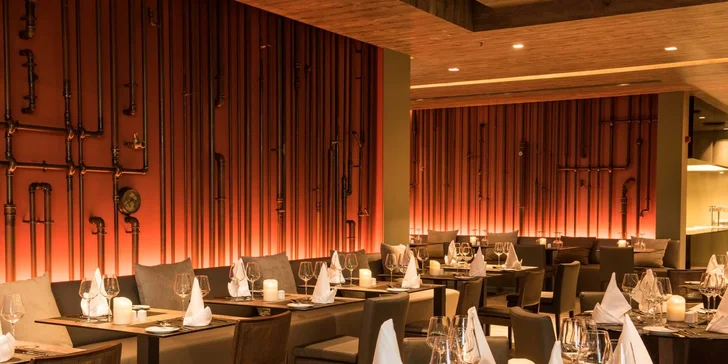 Hlad a žízeň tu ale snadno zaženete i přes den: v resortu je restaurace Alambique se středomořskou kuchyní a restaurace Trapiche s kontinentálním menu.