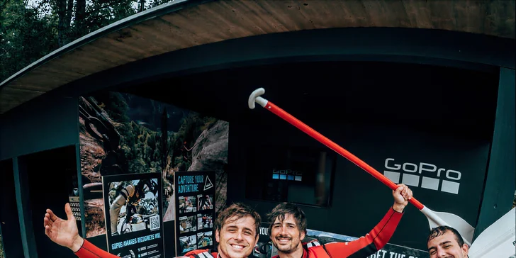 Užijete si rafting v délce až 3 hodin, a to v doprovodu certifikovaného průvodce.