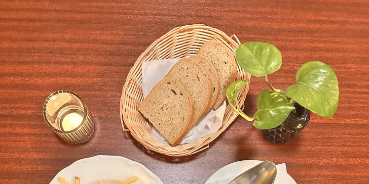 Na výběr máte jak variantu se 400 gramy masa pro 2 osoby, tak i kilo řízků pro pořádné jedlíky nebo 4 osoby. 