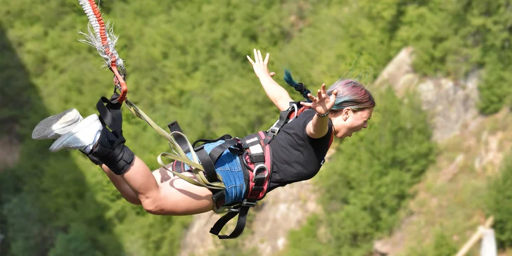 Bungee katapult: překonejte sami se sebe a zažijte adrenalinový let k nebi