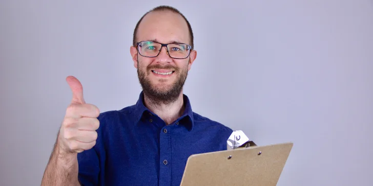 Pro začátečníky a ty, kteří bojují s pravidly anglického jazyka, si Broňa připravil kurz Základy gramatiky od A do Z. 