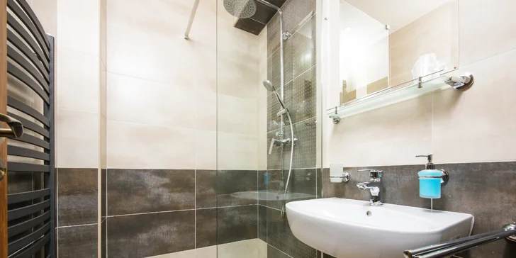 Kúpeľňa v zrekonštruovanej izbe/apartmáne