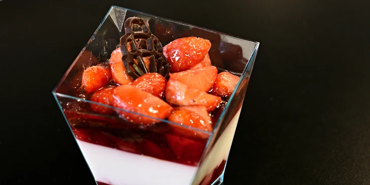 Na závěr si smlsněte na panna cottě. 