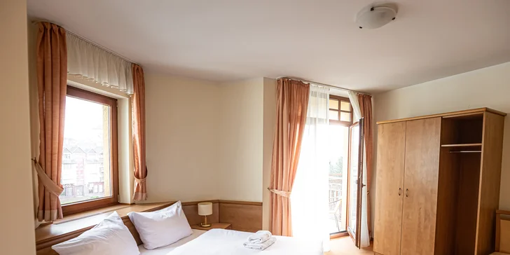 K dispozícii budete mať posedenie, trezor a minibar.