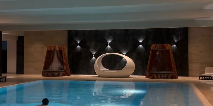 S každodenným vstupom do wellness si užijete relax vo vnútornom aj vonkajšom bazéne.