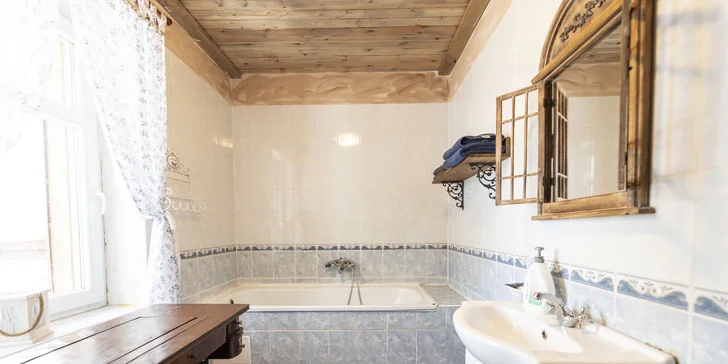  Každý apartmán má vlastní koupelnu s toaletou.