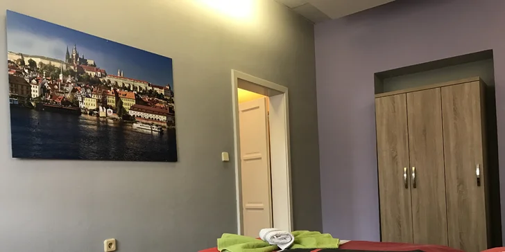 Nachystaný budete mít komfortní pokoj pro 2–3 nocležníky. 