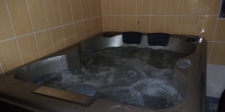 V rámci pobytu máte hodinový vstup do sauny a vířivky v ceně.