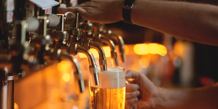 Voucher platí i na nápoje, dejte si domácí limonádu nebo pivo Zichovec. 