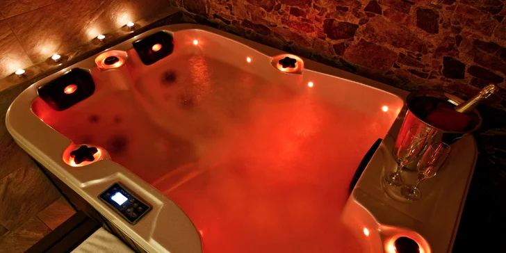 Wellness a billiard je třeba využít v jeden den, pizzu si dáte během hry.