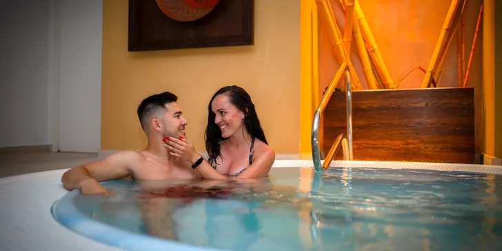 Privátny dvojhodinový vstup do wellness pre dve osoby a masáž k tomu