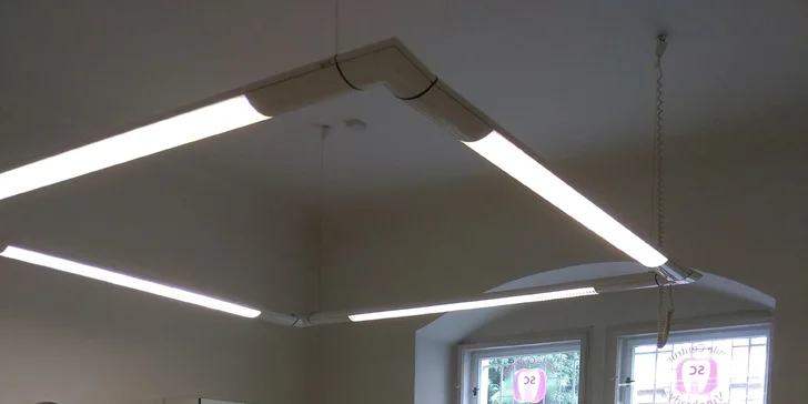 Následuje odstranění zubního kamene ultrazvukem.