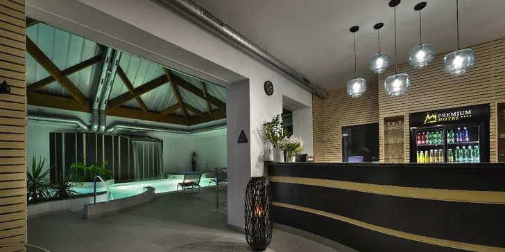 Součástí wellness je bar. 