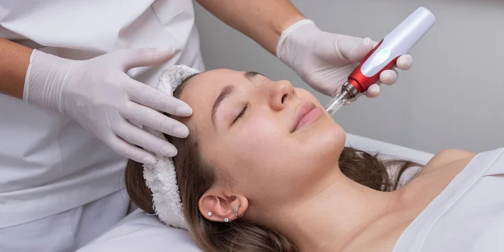 Aplikácia mihalníc, masáž pleti či mezoterapia dermapenom