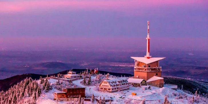 Vyhlídkové lety se uskutečňují nad Ostravou a Beskydy, pokud ale budete chtít, rádi vám upraví trasu podle vašeho přání.