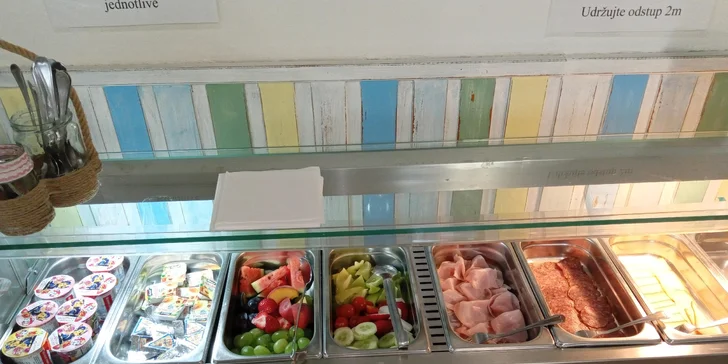 Těšte se na sladké i slané pečivo, sýry, uzeniny, vajíčka, mléčné výrobky, cereálie i ovoce a zeleninu. 