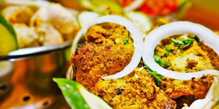 V menu najdete například Butter Chicken nebo Tikka Masalu. 