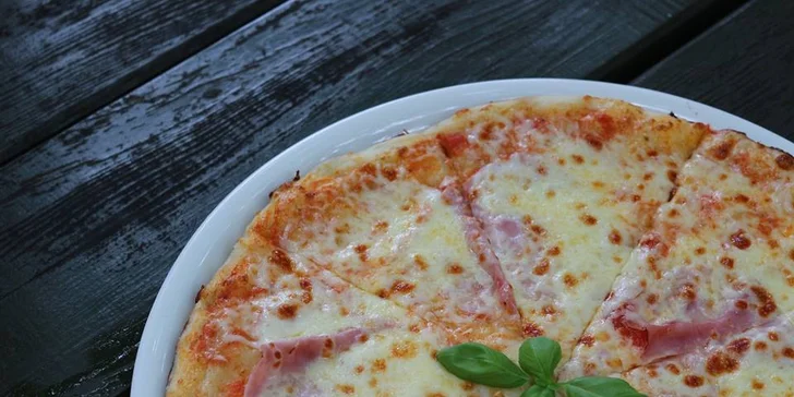 S voucherem si na pizze pochutnáte ve dnech po–so od 15 do 22 hod.