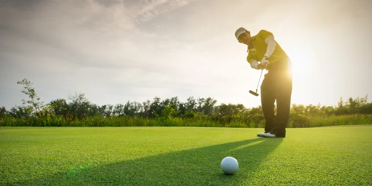 Počas víkendového kurzu v Apex Golf Club sa naučíte základy golfovej techniky, pravidiel a etikety